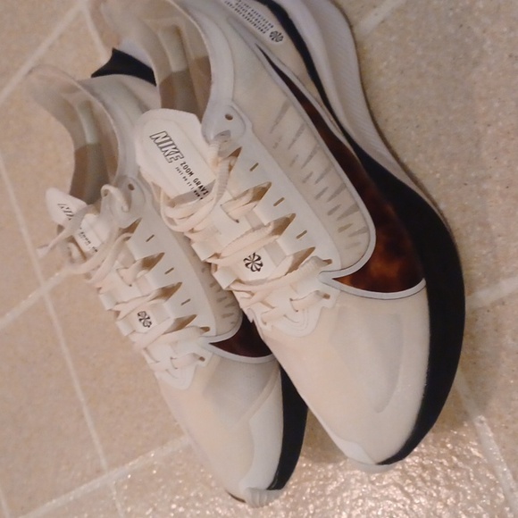 Nike Zoom Gravity - Picture 2 of 8